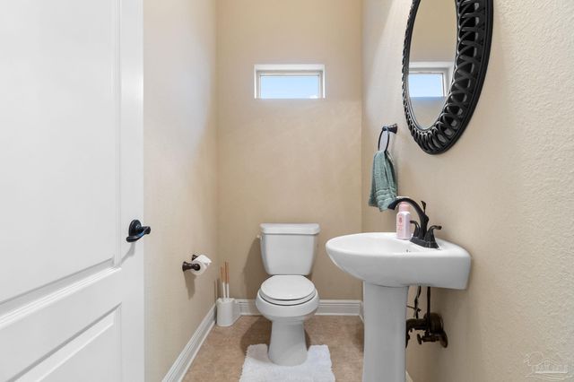 1921 Costa Verde Ct, Navarre, FL 32566