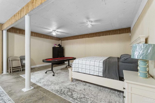 1921 Costa Verde Ct, Navarre, FL 32566