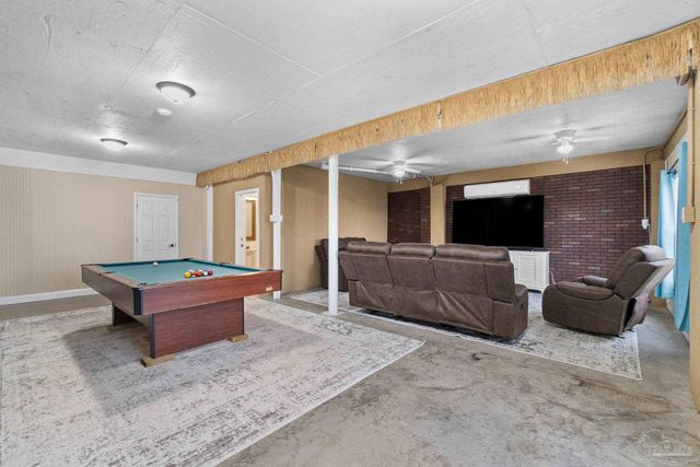 1921 Costa Verde Ct, Navarre, FL 32566