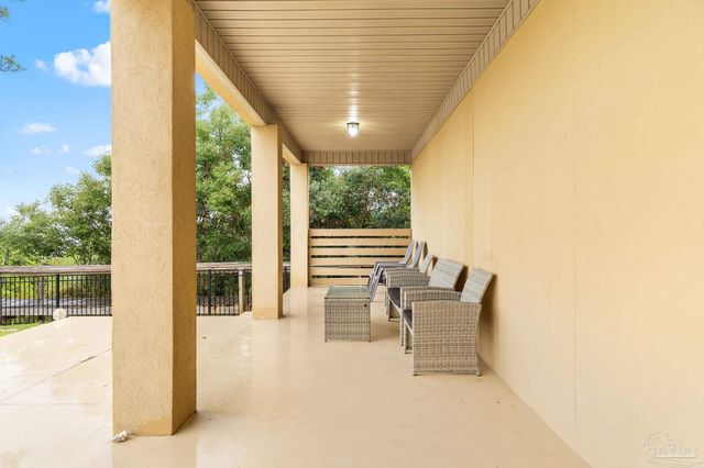 1921 Costa Verde Ct, Navarre, FL 32566