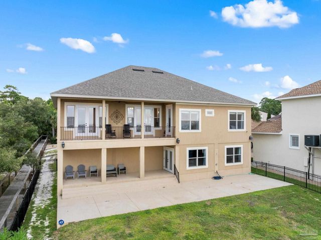 1921 Costa Verde Ct, Navarre, FL 32566