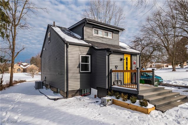 6350 Highton Street SW, Navarre, OH 44662