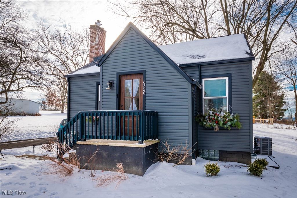 6350 Highton Street SW, Navarre, OH 44662