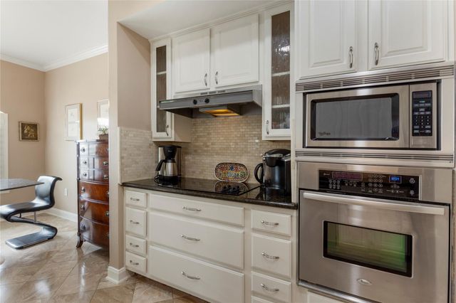 457 Mariners Drive, Kemah, TX 77565