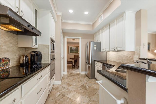 457 Mariners Drive, Kemah, TX 77565