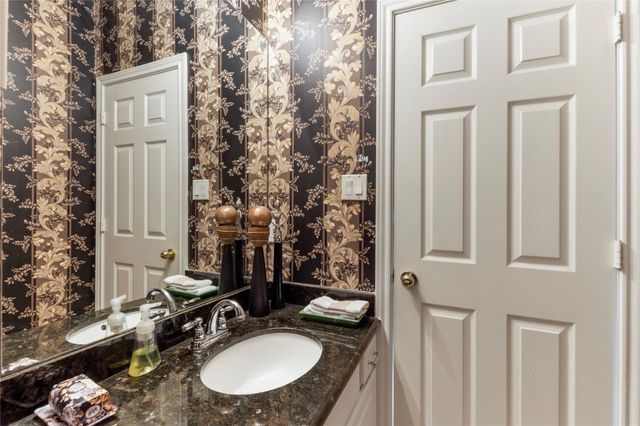 457 Mariners Drive, Kemah, TX 77565