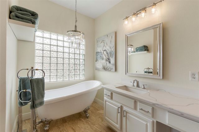 457 Mariners Drive, Kemah, TX 77565