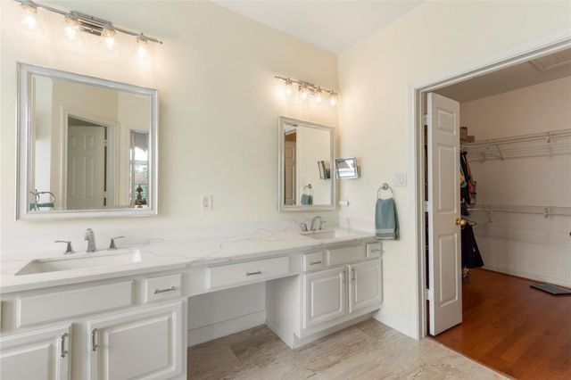 457 Mariners Drive, Kemah, TX 77565