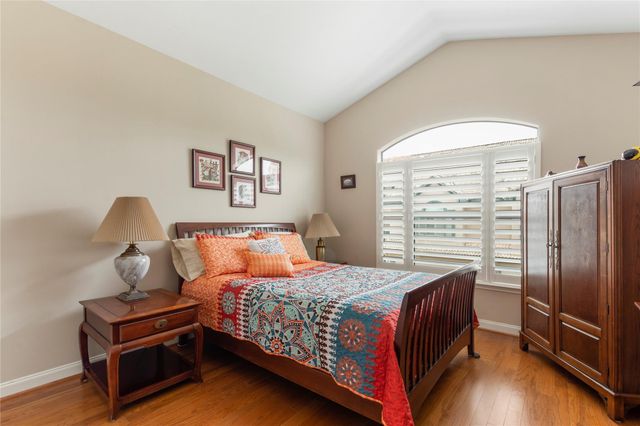 457 Mariners Drive, Kemah, TX 77565