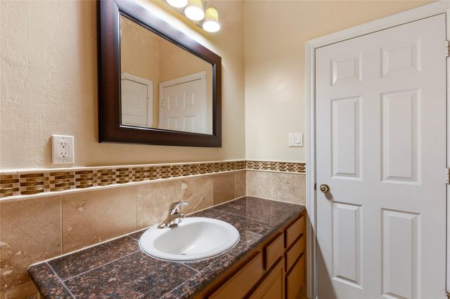 457 Mariners Drive, Kemah, TX 77565