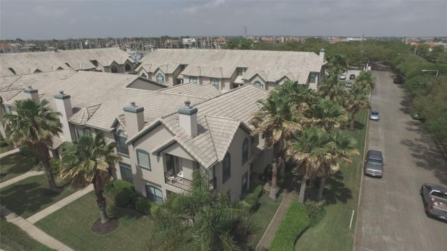 457 Mariners Drive, Kemah, TX 77565