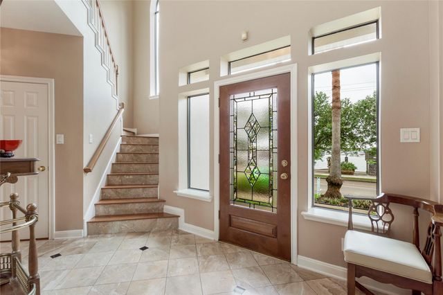 457 Mariners Drive, Kemah, TX 77565