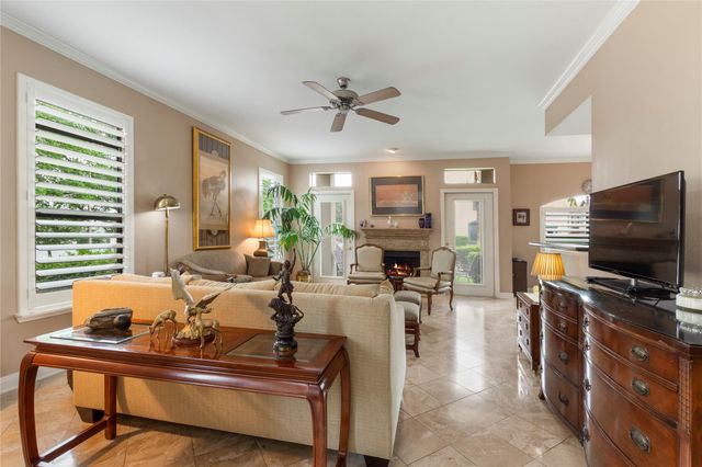 457 Mariners Drive, Kemah, TX 77565