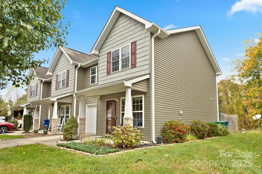 81 Sunny Meadows Boulevard, Arden, NC 28704