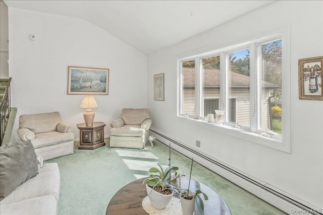 123 Avenue B, Holbrook, NY 11741