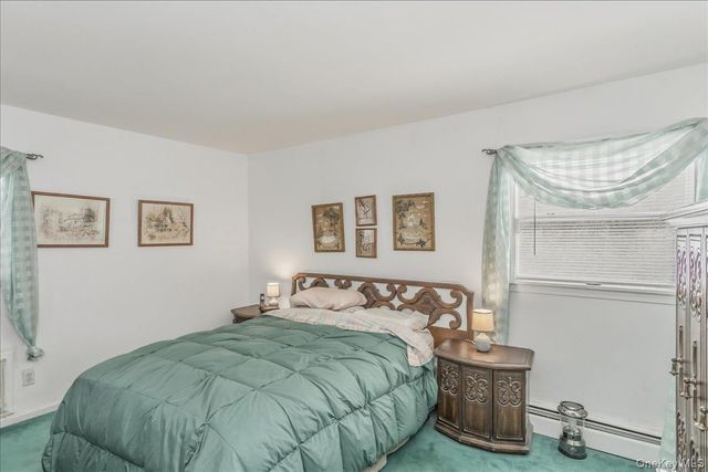 123 Avenue B, Holbrook, NY 11741