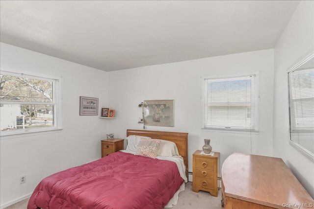 123 Avenue B, Holbrook, NY 11741