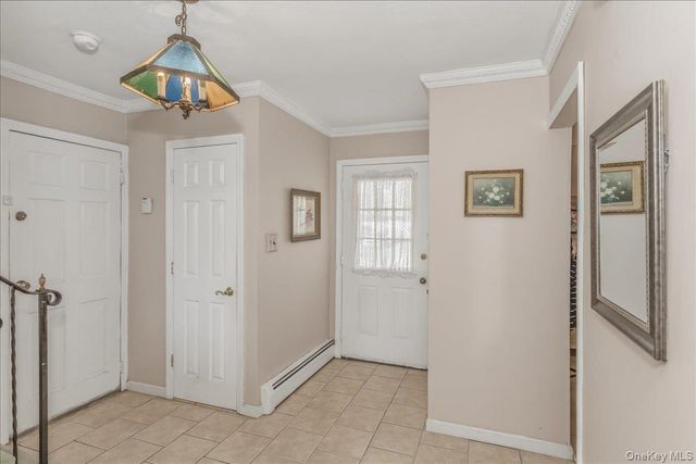 123 Avenue B, Holbrook, NY 11741