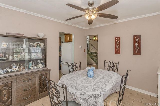 123 Avenue B, Holbrook, NY 11741