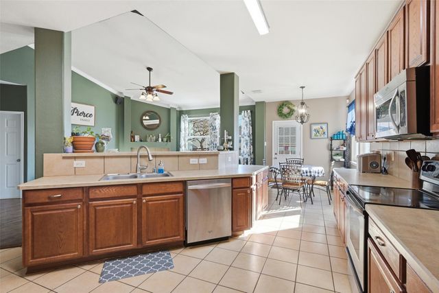 6016 Goldenrod Drive, Denton, TX 76208