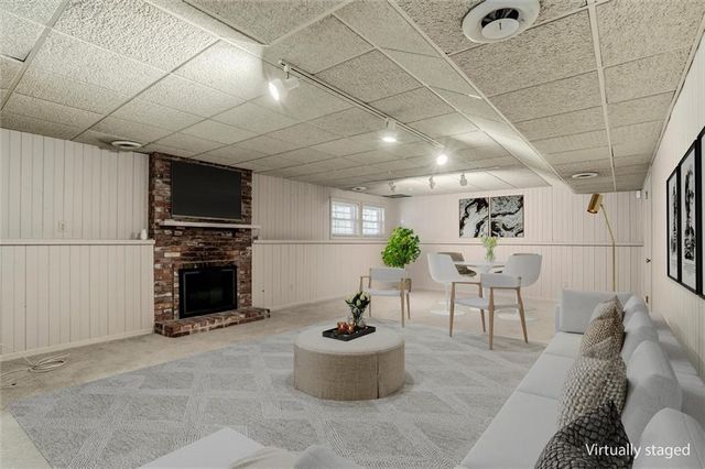 12560 W 82nd Terrace, Lenexa, KS 66215