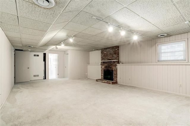 12560 W 82nd Terrace, Lenexa, KS 66215