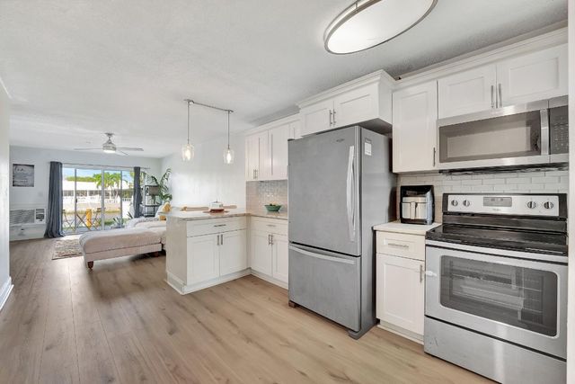 2311 NE 36th Street 1F, Lighthouse Point, FL 33064