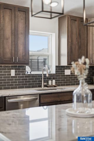 1116 Kantor Lane, Hickman, NE 68372