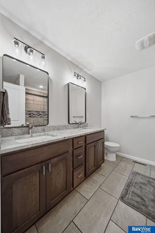 1116 Kantor Lane, Hickman, NE 68372