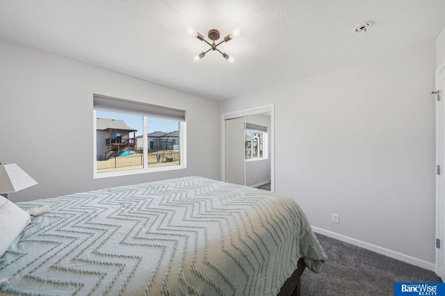 1116 Kantor Lane, Hickman, NE 68372