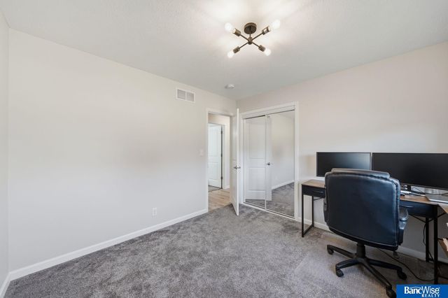 1116 Kantor Lane, Hickman, NE 68372