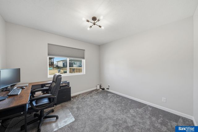 1116 Kantor Lane, Hickman, NE 68372