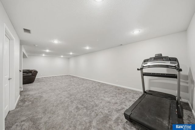 1116 Kantor Lane, Hickman, NE 68372