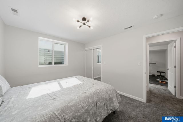 1116 Kantor Lane, Hickman, NE 68372