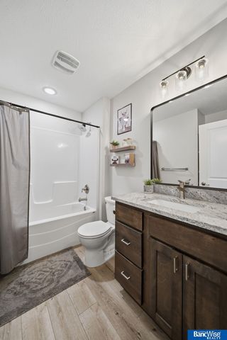 1116 Kantor Lane, Hickman, NE 68372