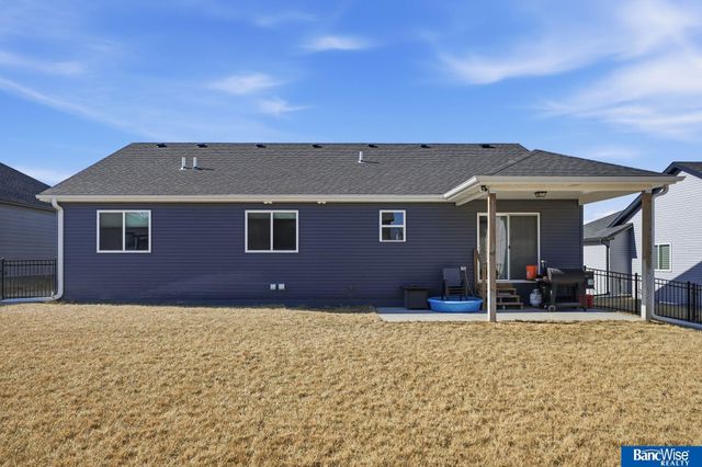 1116 Kantor Lane, Hickman, NE 68372