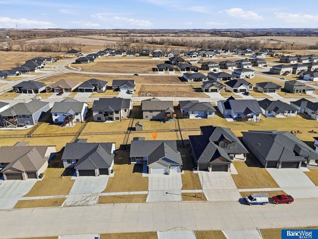 1116 Kantor Lane, Hickman, NE 68372