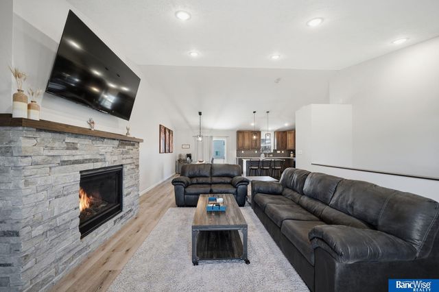 1116 Kantor Lane, Hickman, NE 68372