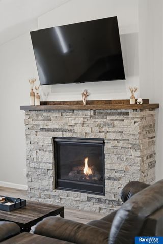 1116 Kantor Lane, Hickman, NE 68372