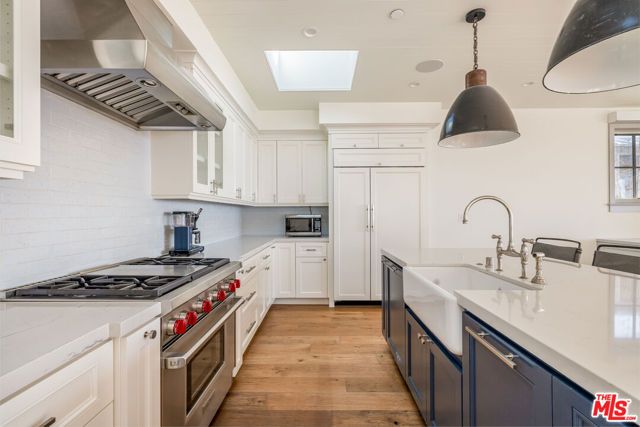 703 Bayview Drive, Manhattan Beach, CA 90266