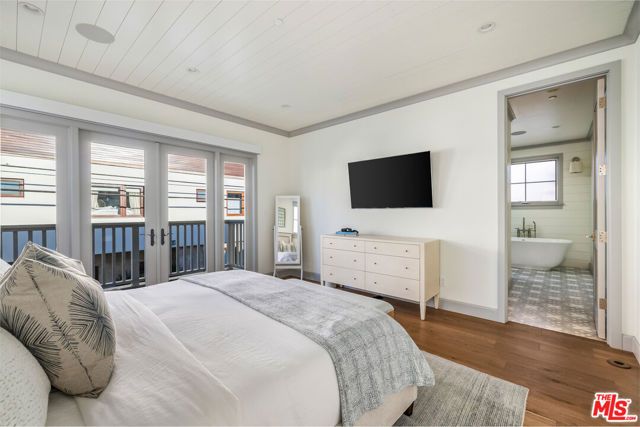 703 Bayview Drive, Manhattan Beach, CA 90266