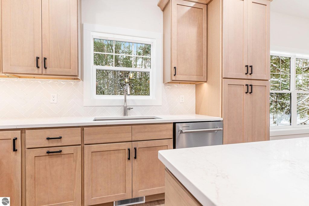 Image 12 of property listing at 6076 Heartwood Trail, Lake Ann, MI 49650