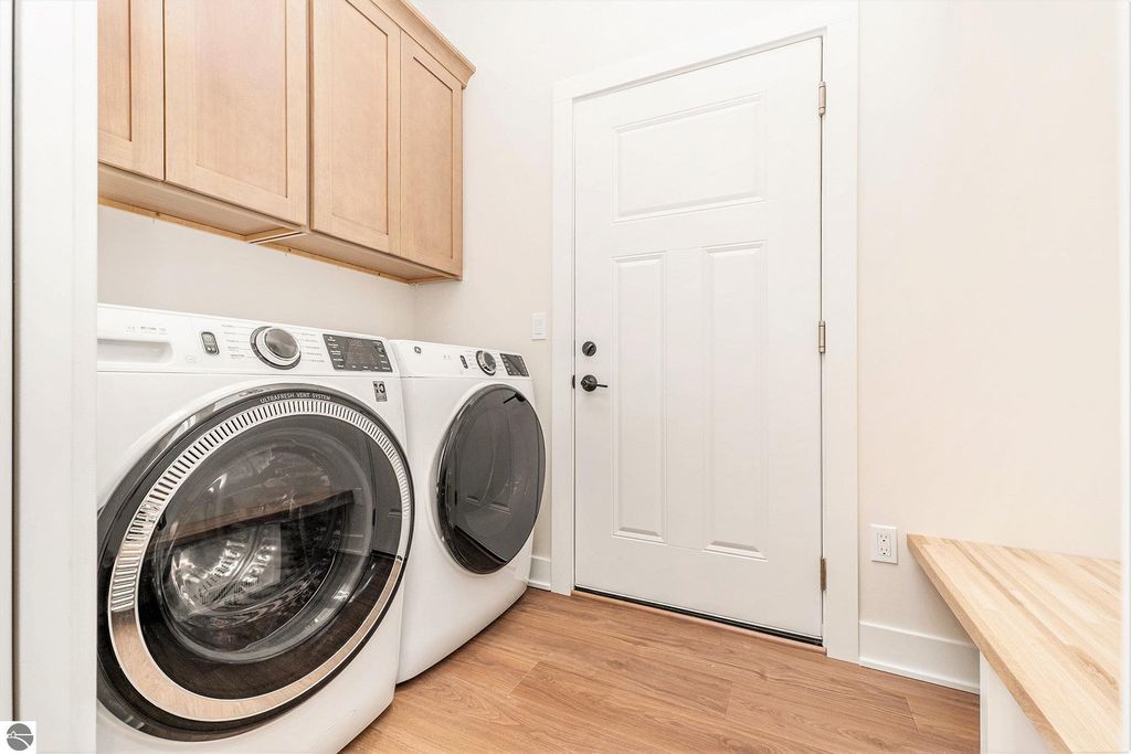 Image 15 of property listing at 6076 Heartwood Trail, Lake Ann, MI 49650