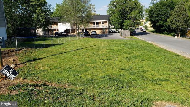 301 E 4TH AVENUE, Ranson, WV 25438