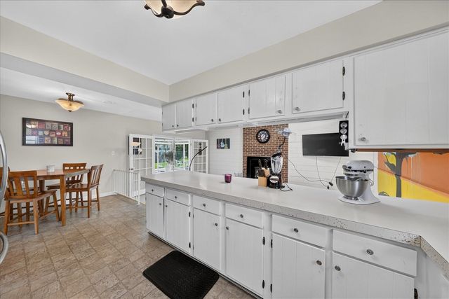 245 Roseland Drive, Canton, MI 48187