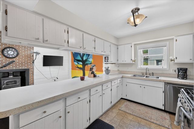 245 Roseland Drive, Canton, MI 48187