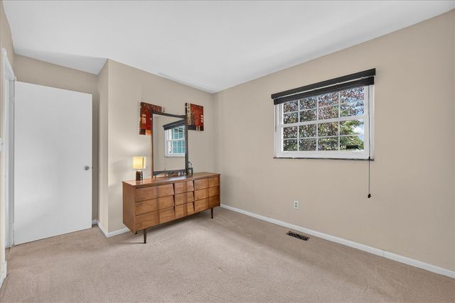 245 Roseland Drive, Canton, MI 48187