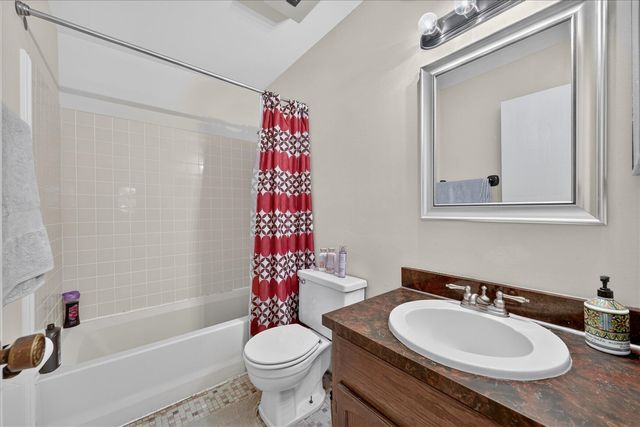 245 Roseland Drive, Canton, MI 48187