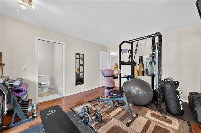 245 Roseland Drive, Canton, MI 48187
