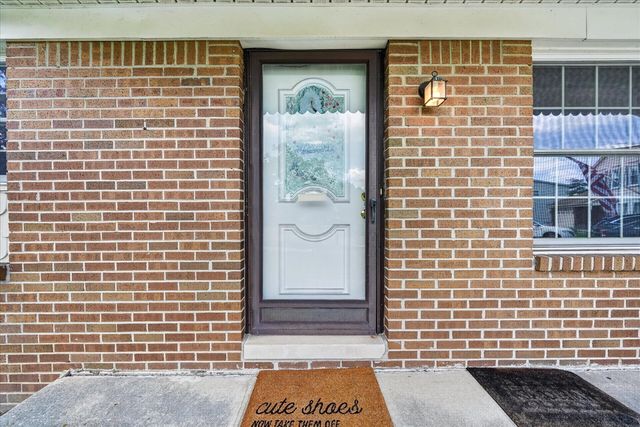 245 Roseland Drive, Canton, MI 48187